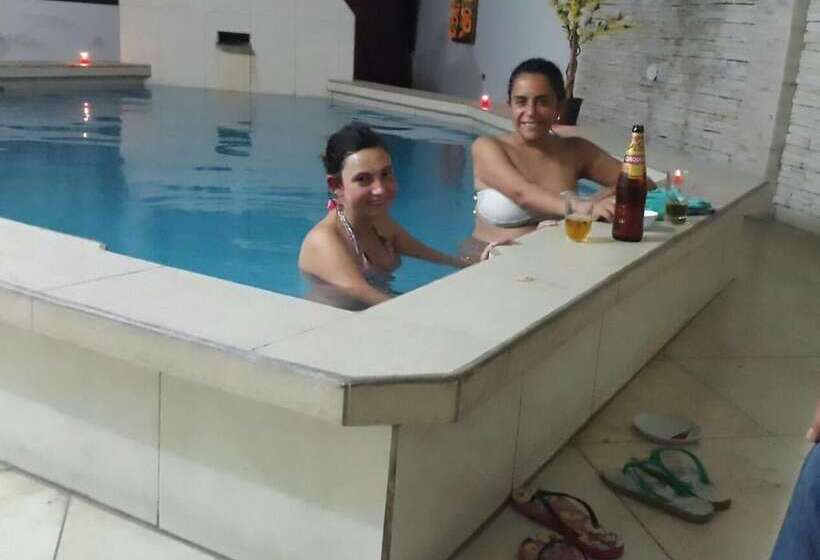 مسافرخانه Hospedaje Casa Blanca Beach