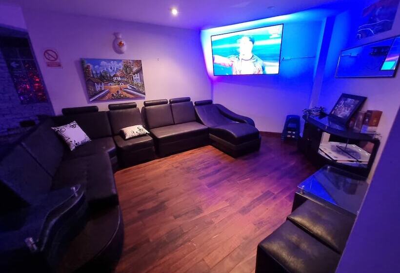 مسافرخانه Hospedaje Casa Blanca Beach