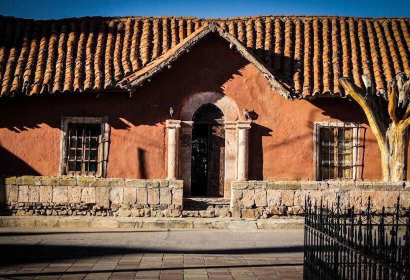 مسافرخانه La Casona Lampa