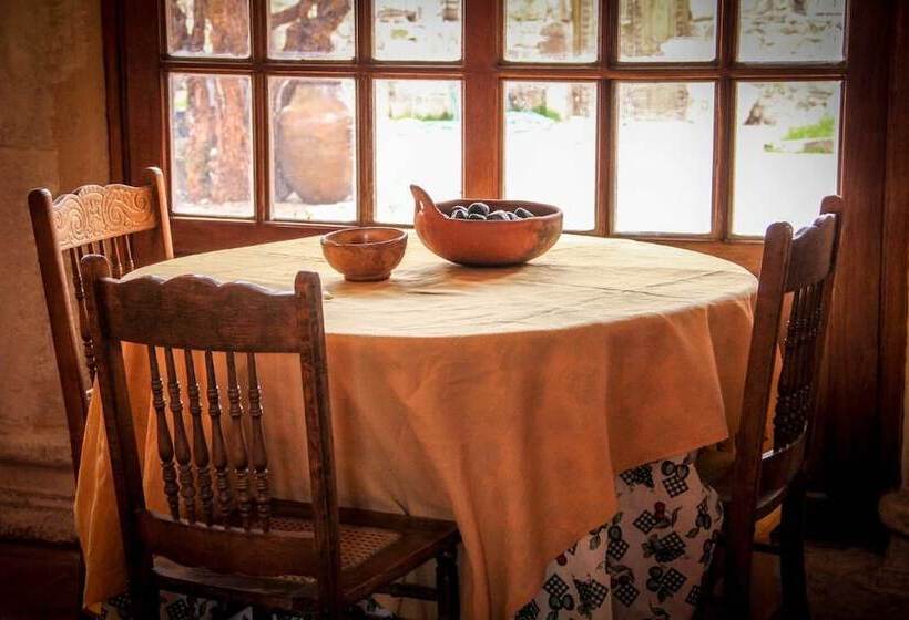 مسافرخانه La Casona Lampa