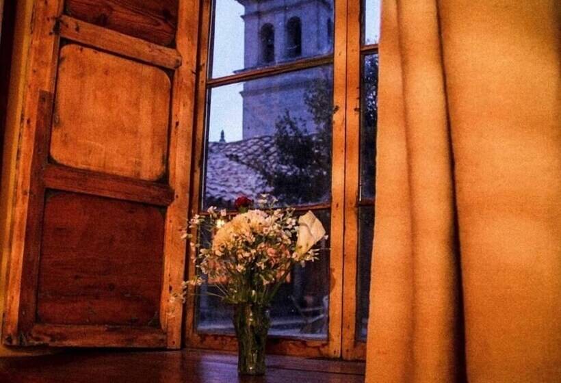 مسافرخانه La Casona Lampa