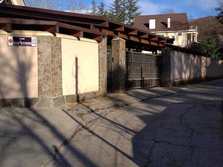 Hostel Villa Macesta