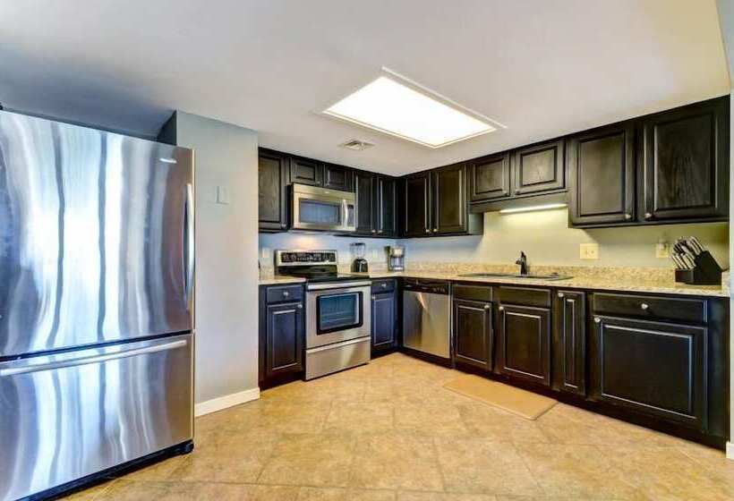 فندق 1362 Shipwatch