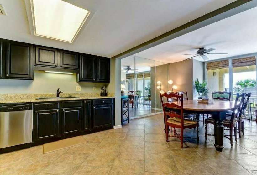 فندق 1362 Shipwatch