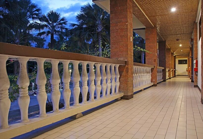 هتل 1888 Beach Resort