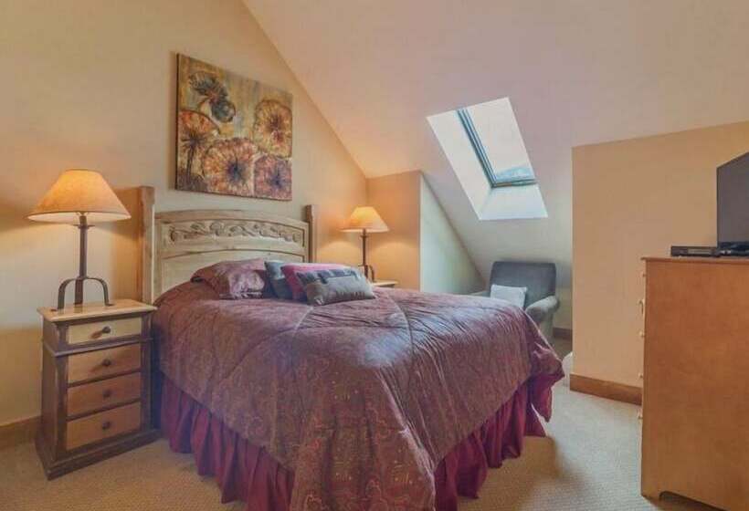 ホテル 2 Bedroom Colorado Vacation Rental Situated In River Run Village Steps From The Summit Express Gondo