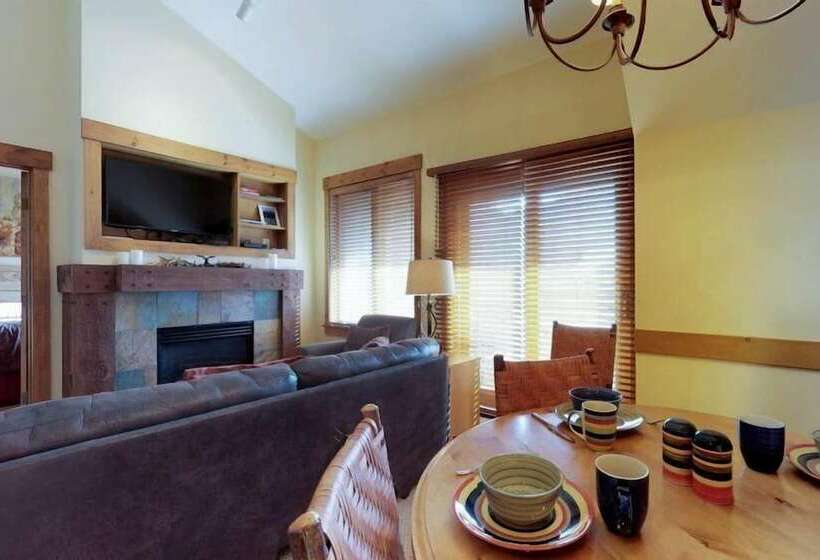 ホテル 2 Bedroom Colorado Vacation Rental Situated In River Run Village Steps From The Summit Express Gondo