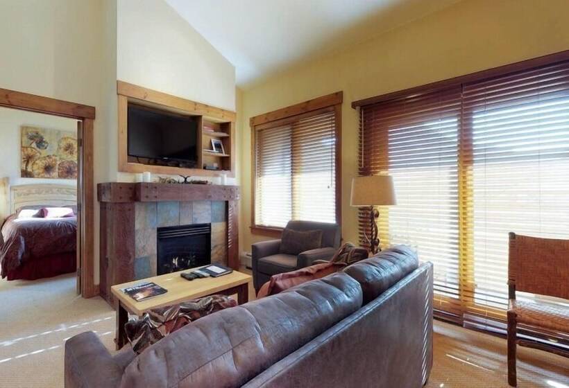 ホテル 2 Bedroom Colorado Vacation Rental Situated In River Run Village Steps From The Summit Express Gondo