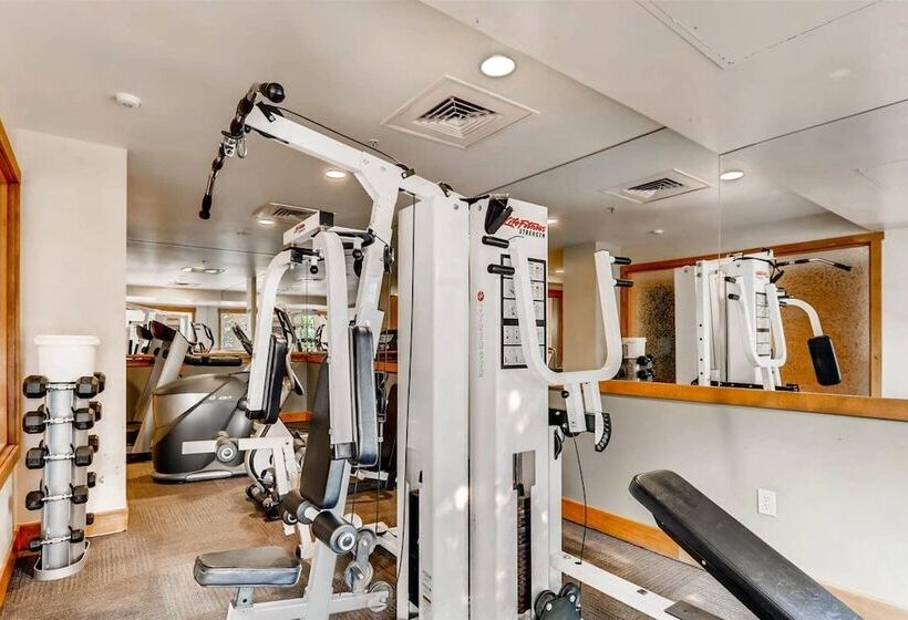 ホテル 2 Bedroom Colorado Vacation Rental Situated In River Run Village Steps From The Summit Express Gondo