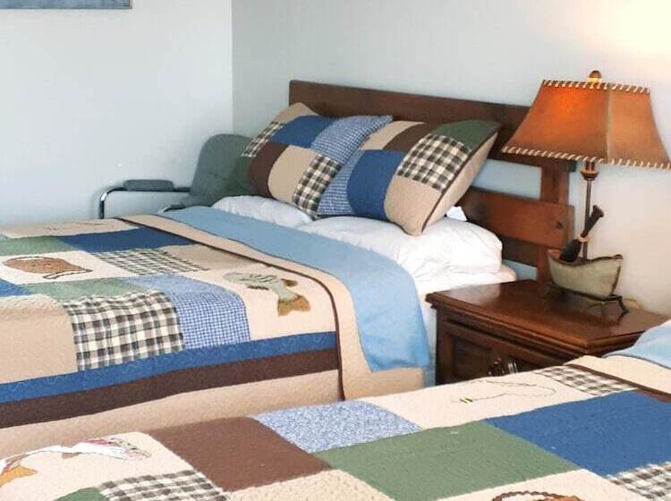 فندق Bear Tracks Inn