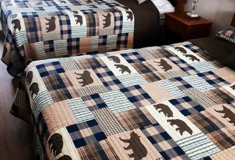 فندق Bear Tracks Inn
