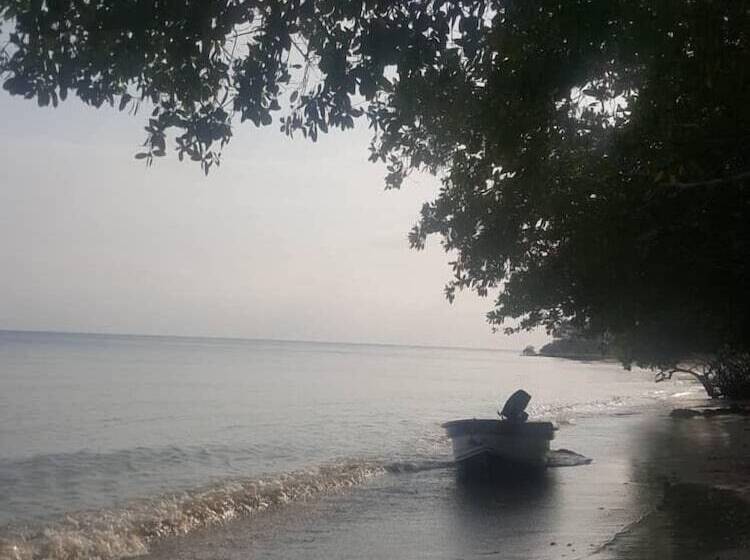 Отель Bongo Beach Baru