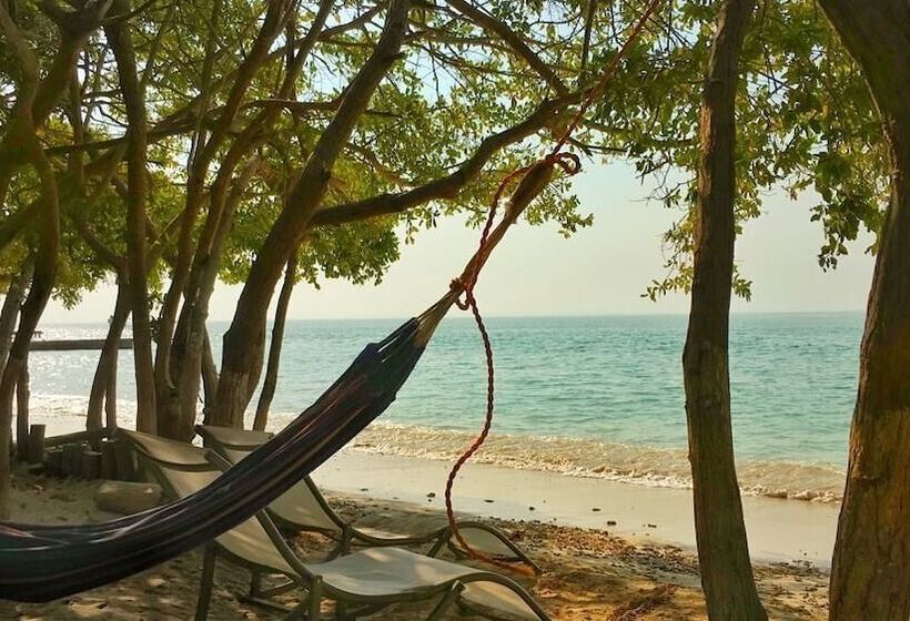 Отель Bongo Beach Baru