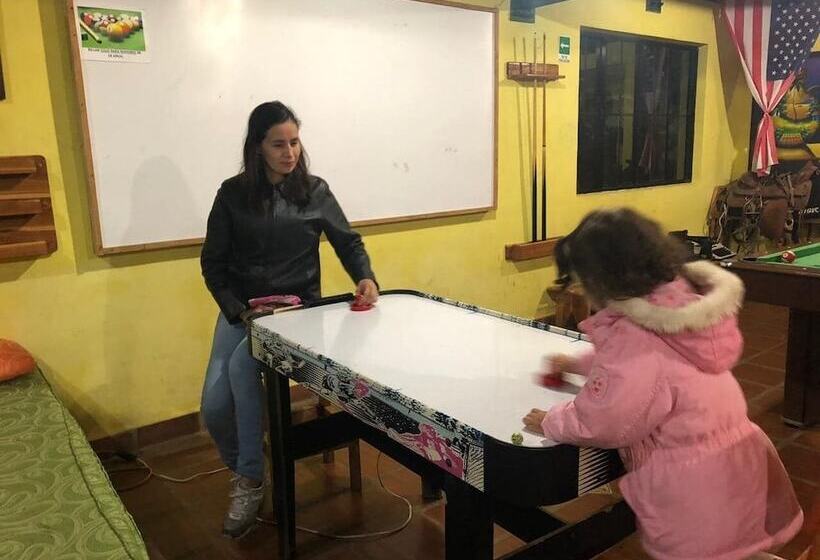 酒店 Cabañas Alla Arriba