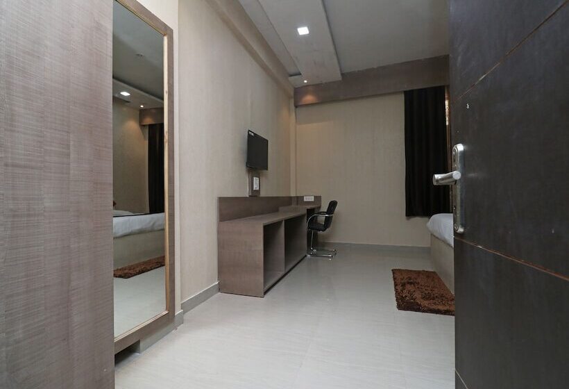 Отель Capital O 30857 The Kd Resort