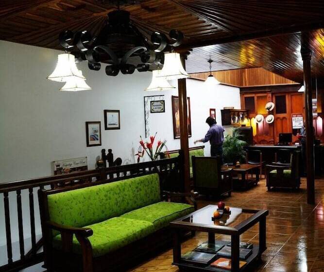 هتل Hospedaje Casa Real