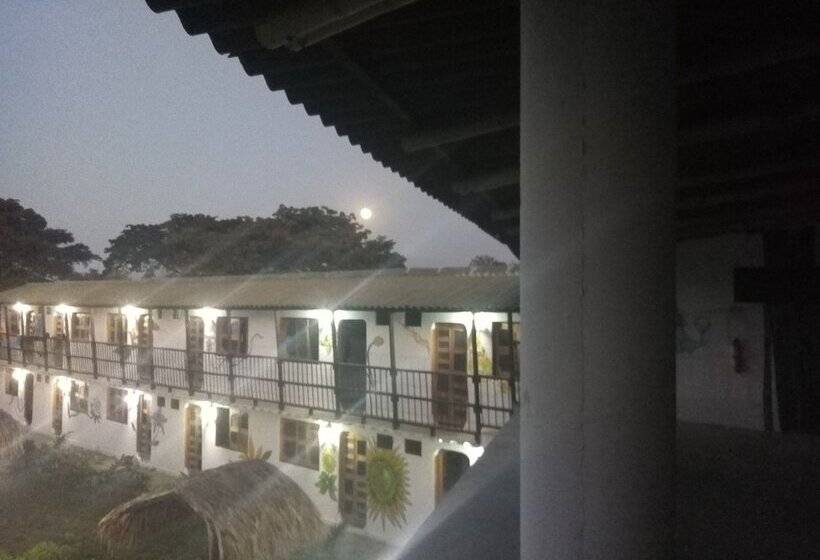 هتل Hostal Luz De Luna & Spa