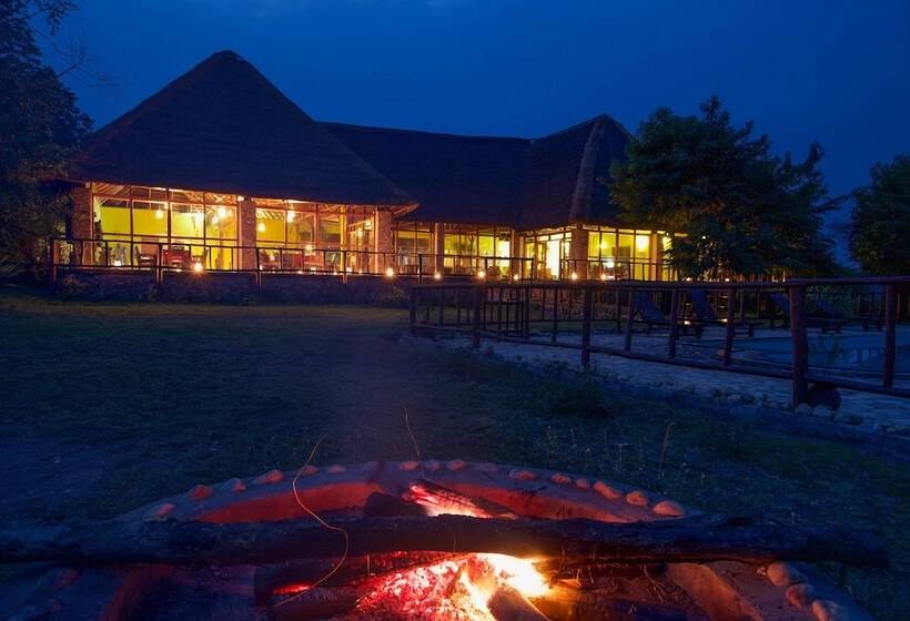 هتل Ihamba Lakeside Safari Lodge