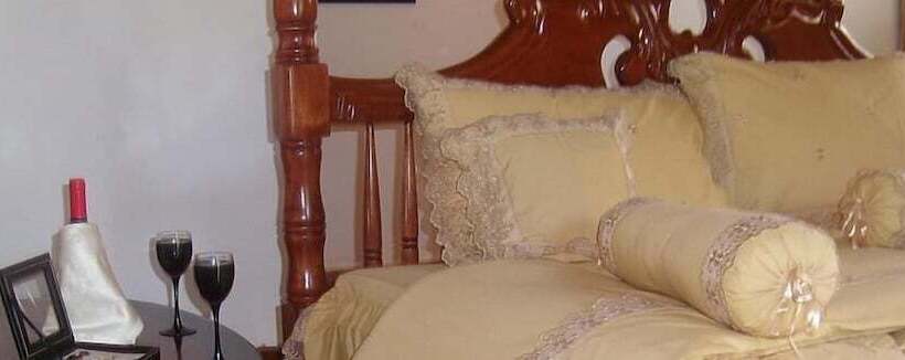 هتل Kibale Safari Lodge