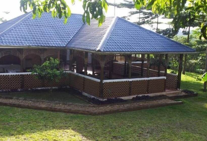 هتل Kibale Safari Lodge