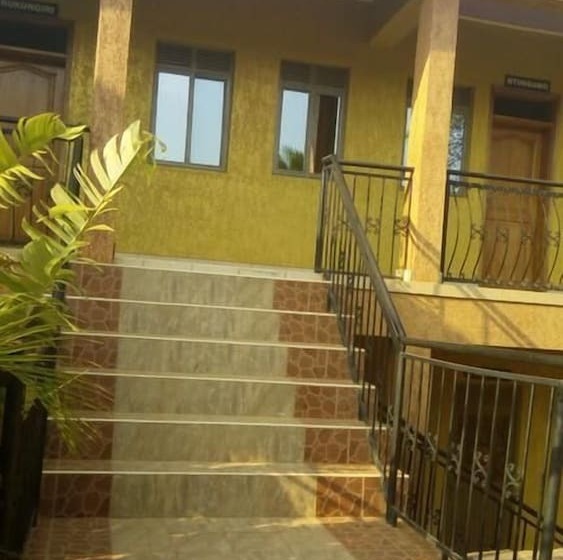 هتل Kigezi Forest Cottages