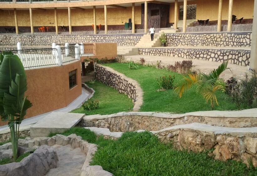 هتل Kigezi Forest Cottages