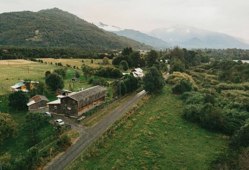 בית מלון כפרי La Casona Puelo Lodge