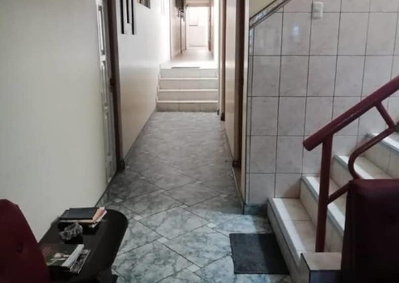 هتل La Posada De Valdez