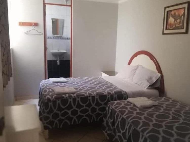 هتل La Posada De Valdez