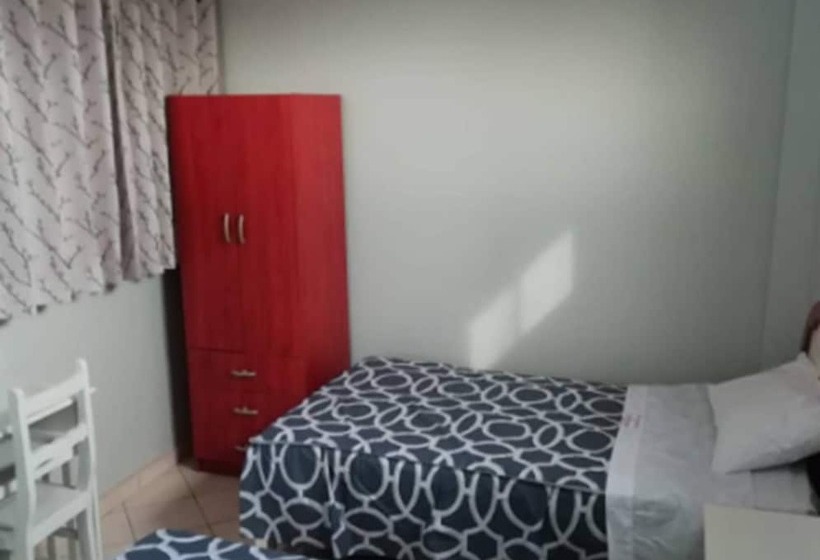 هتل La Posada De Valdez