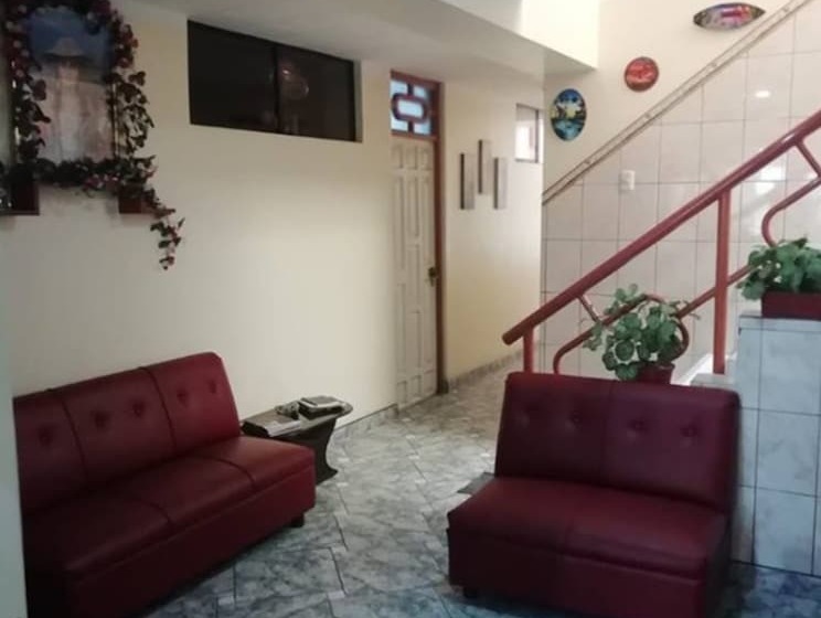 هتل La Posada De Valdez