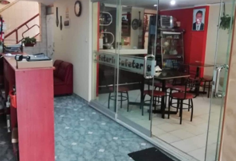 هتل La Posada De Valdez