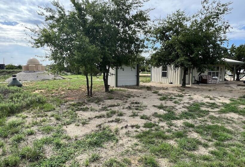 فندق Lake Godstone™