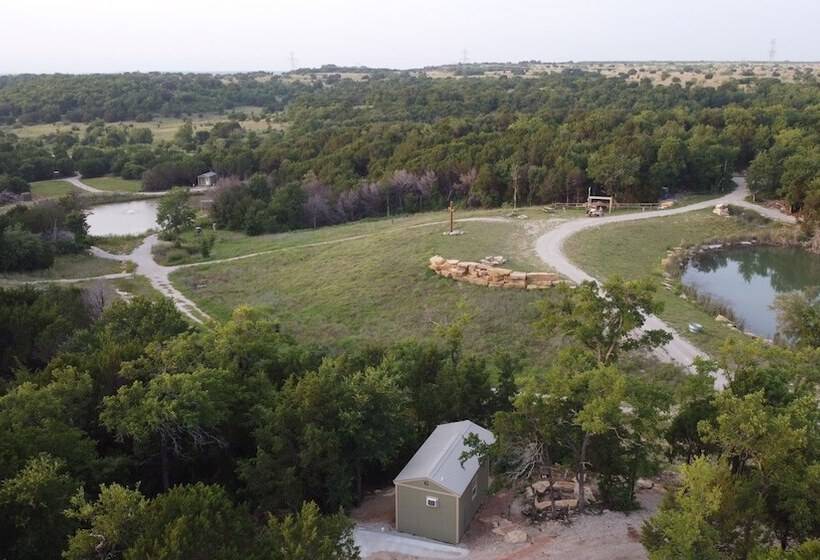 فندق Lake Godstone™