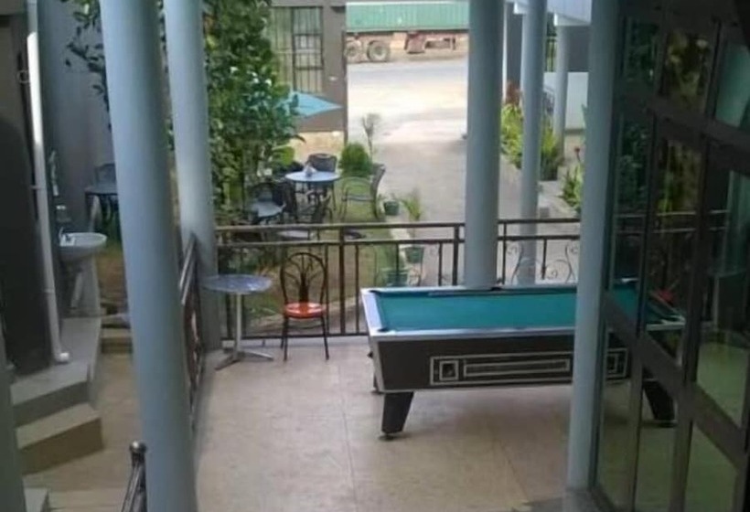 هتل Leisure Village