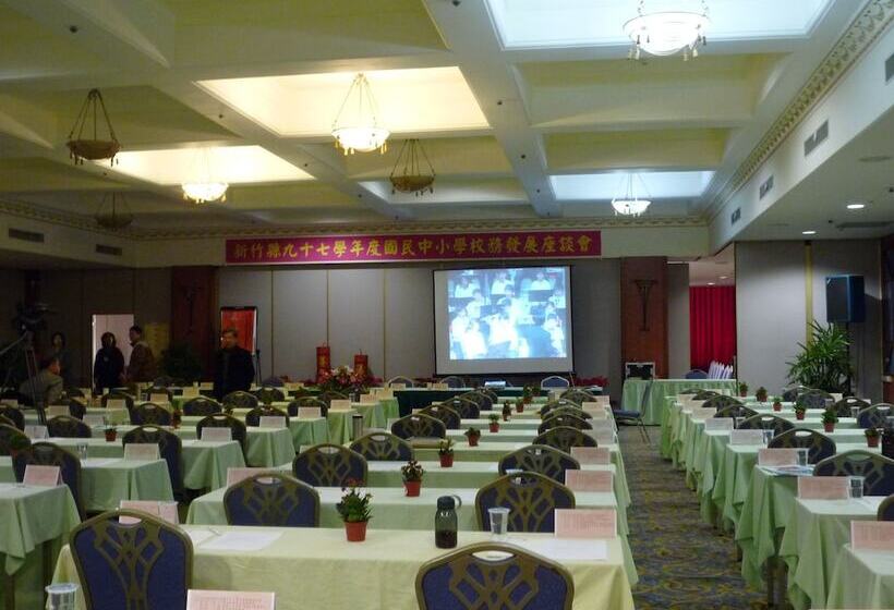 هتل Life Leisure Resort