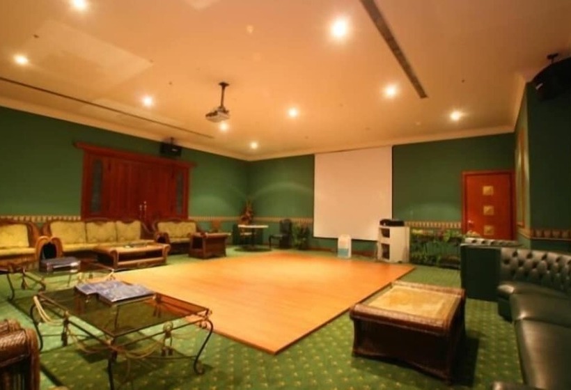 هتل Life Leisure Resort