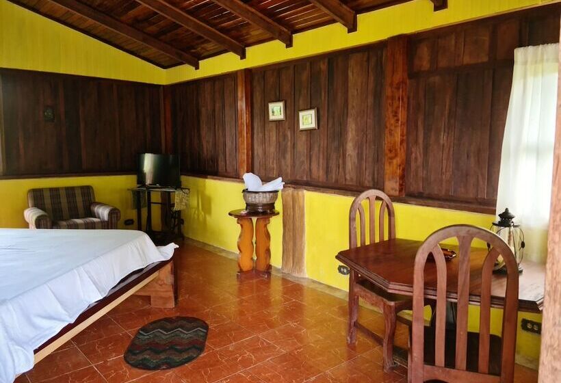 فندق Los Gallitos Eco Lodge