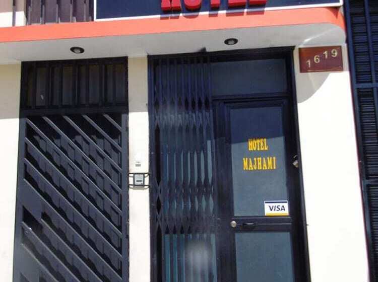 Отель Majhami
