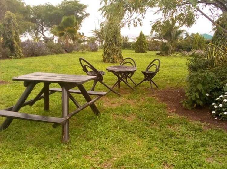 هتل Marianah Tourist