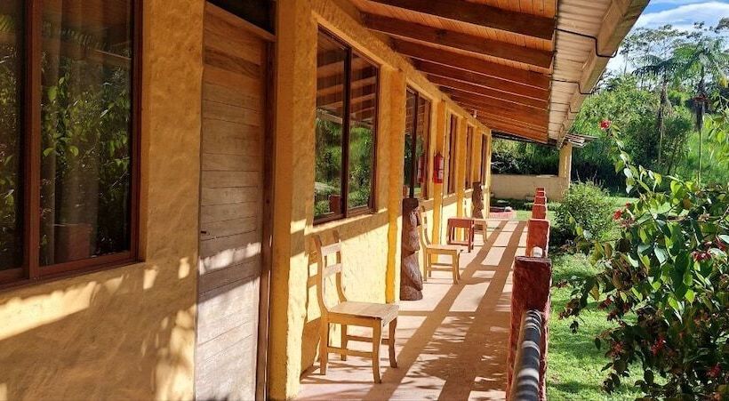 Отель Mindo Loma Bird Lodge