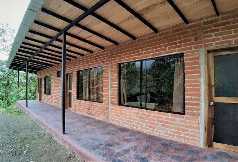 Отель Mindo Loma Bird Lodge