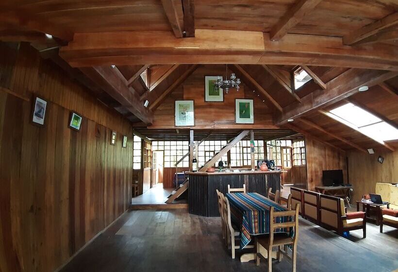 Отель Mindo Loma Bird Lodge