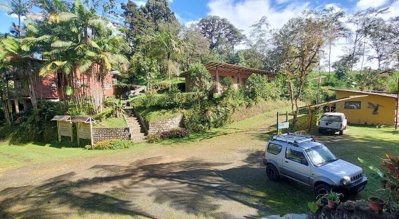 Отель Mindo Loma Bird Lodge