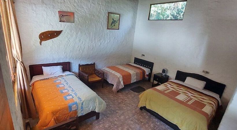 Отель Mindo Loma Bird Lodge