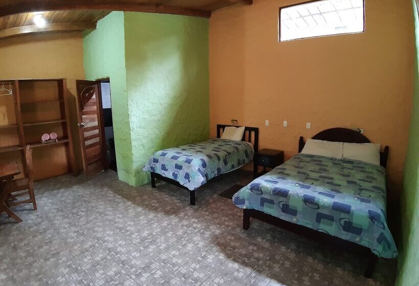 Отель Mindo Loma Bird Lodge