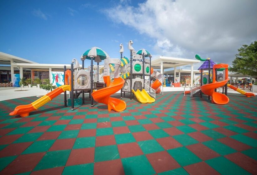 בית מלון כפרי Ocean Village 13