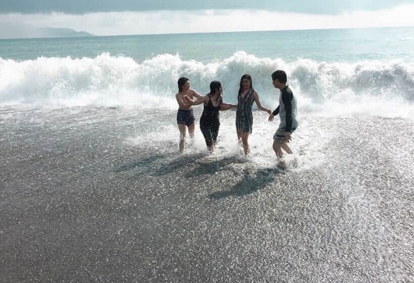 בית מלון כפרי Pacific Buddies   Campsite