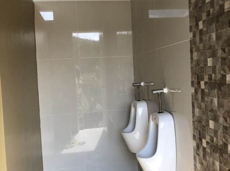 בית מלון כפרי Pacific Buddies   Campsite