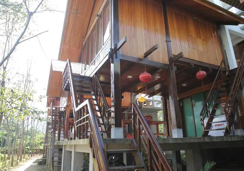 هتل Phong Nha Mountain House